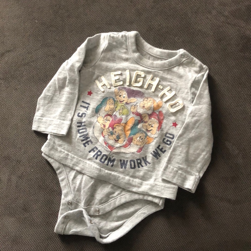 Baby GAP Seven dwarfs double layer onsie